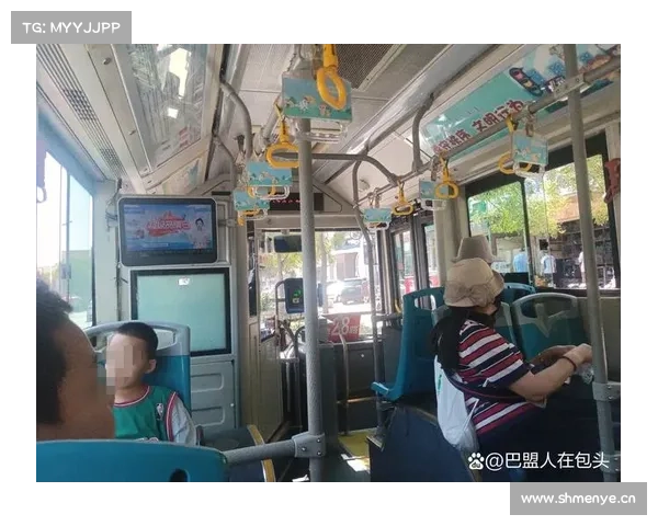 一路小跑去站点,55岁公交司机开出春运头班公交车 一路小跑去站点,55岁公交司机开出春运头班公交车